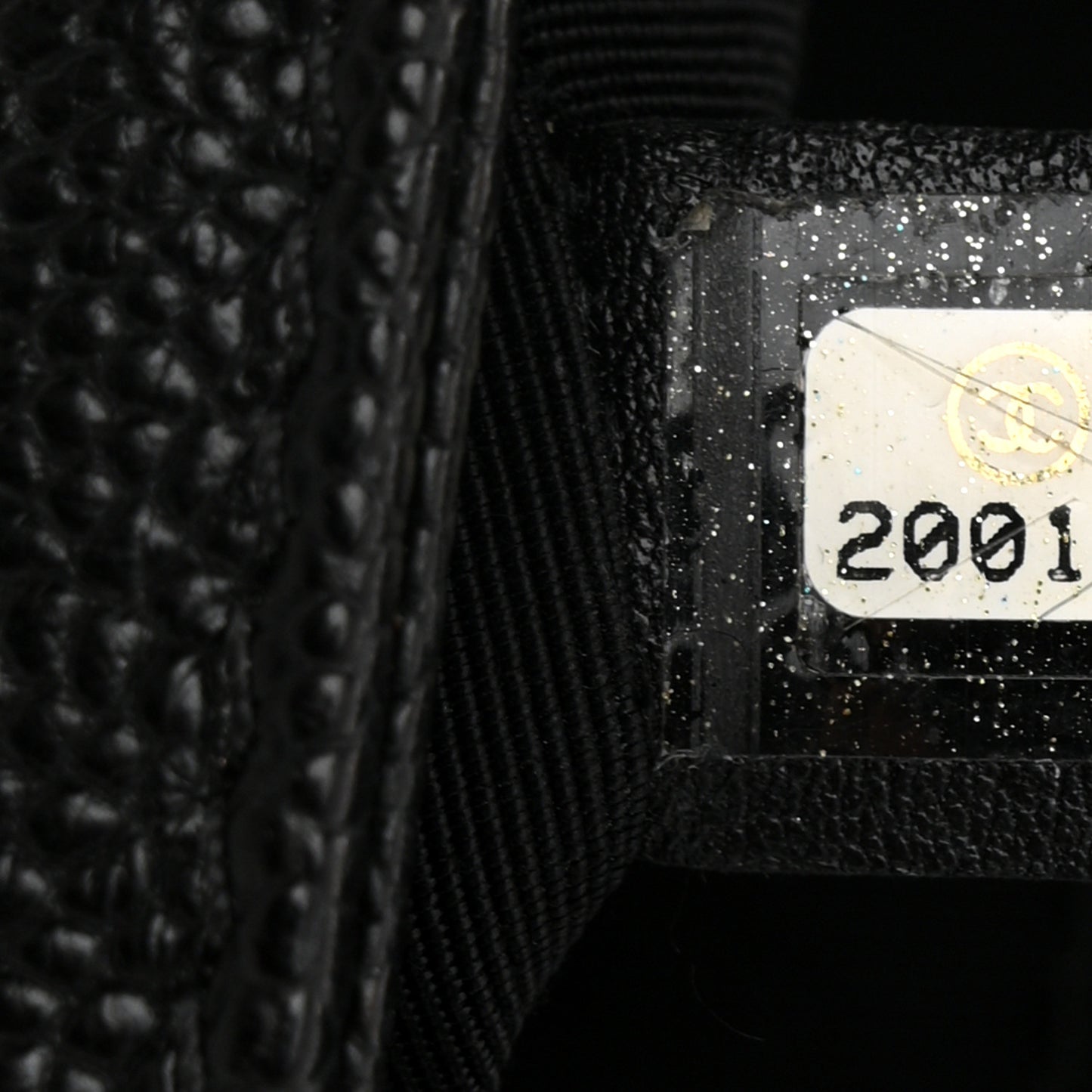 Caviar Quilted Medium Boy Flap Black