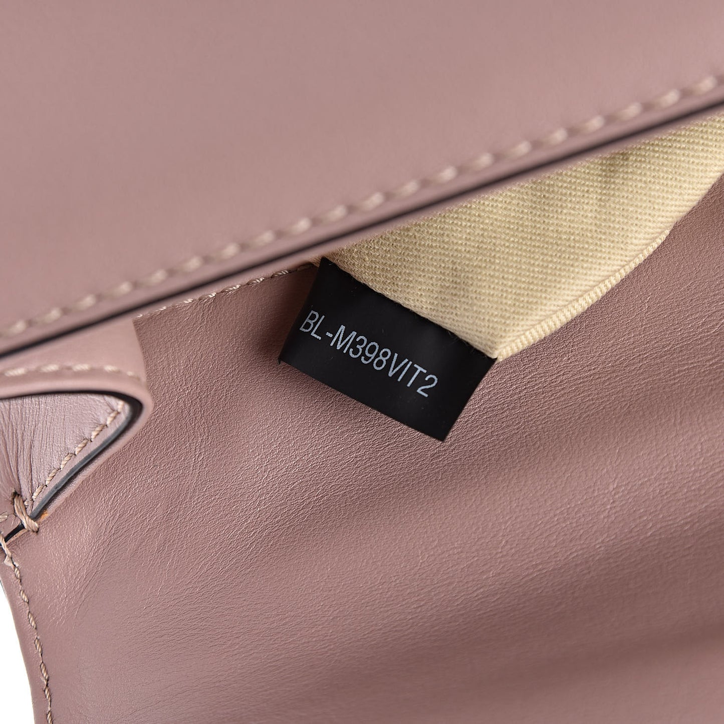 Vitello Medium Glam Lock Rockstud Flap Poudre