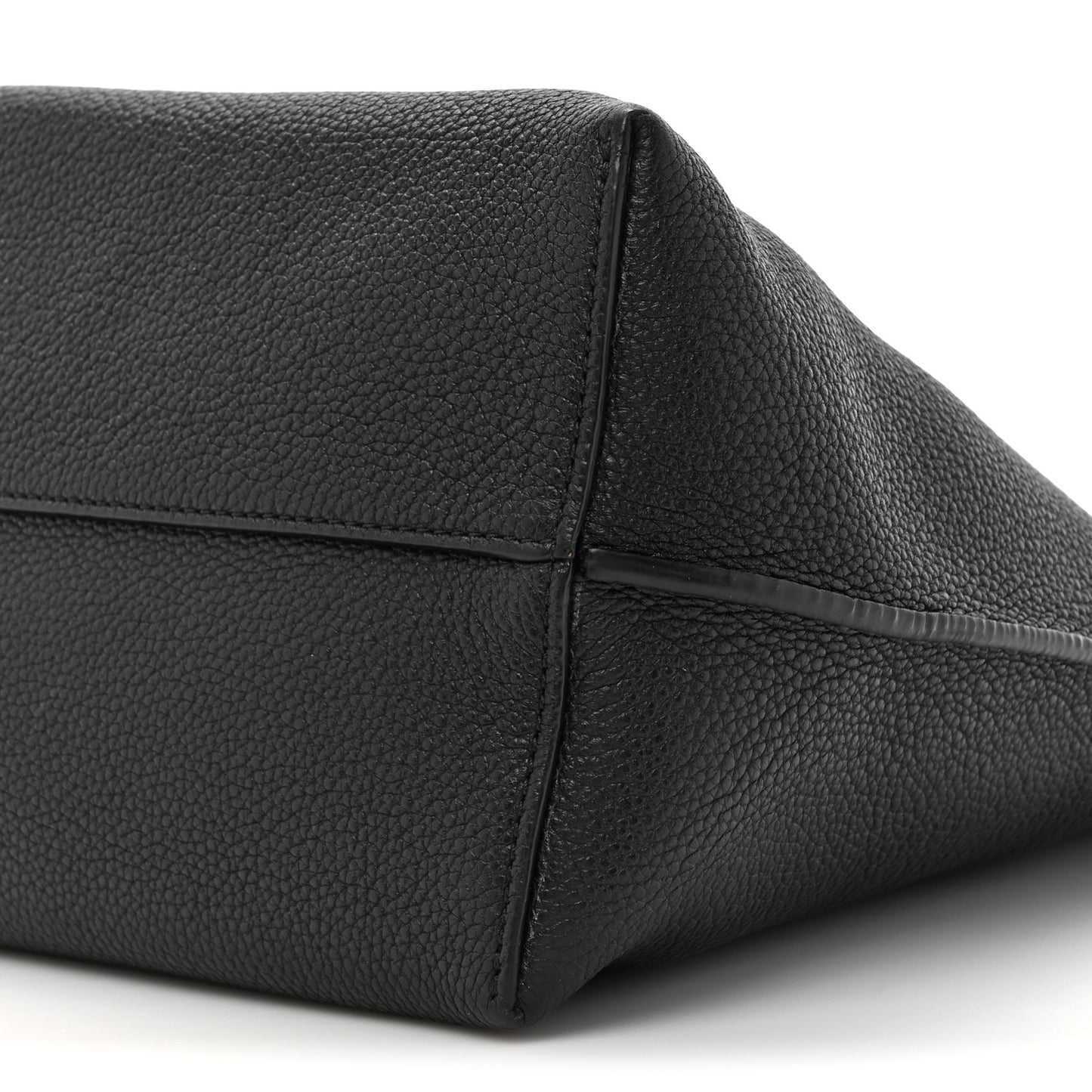 Grained Calfskin Wander Bag Black