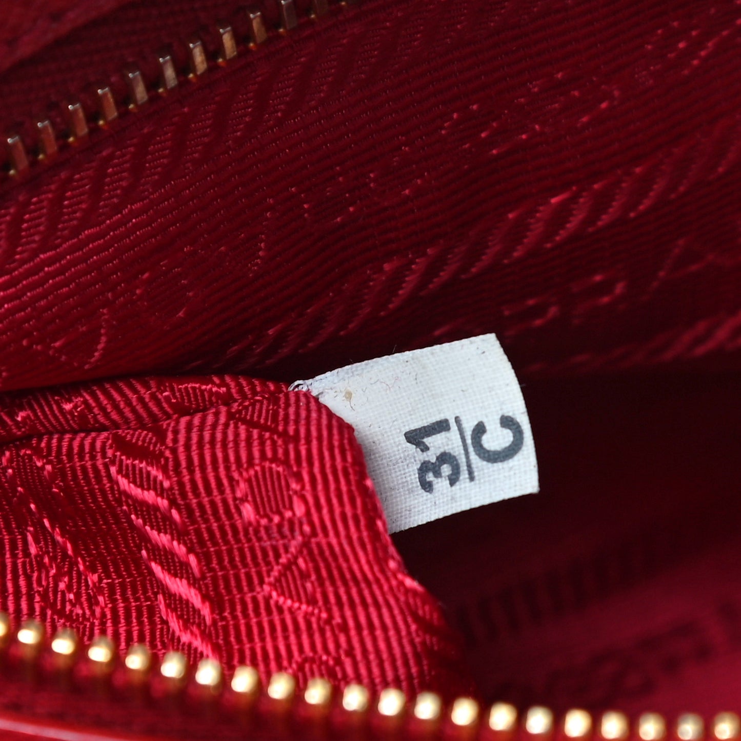 Saffiano Small Galleria Double Zip Tote Fuoco