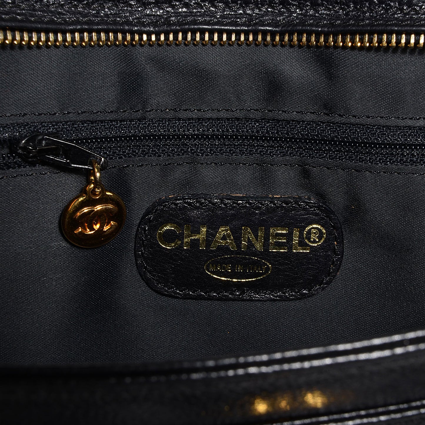 Caviar Shoulder Bag Black