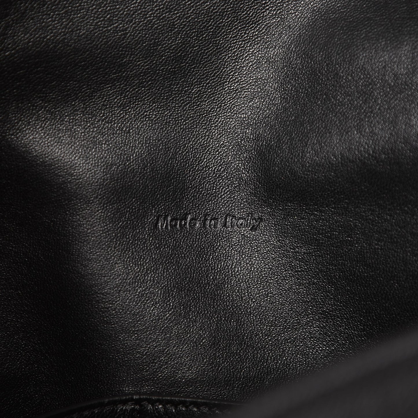 Grained Calfskin Medium Trotteur Black