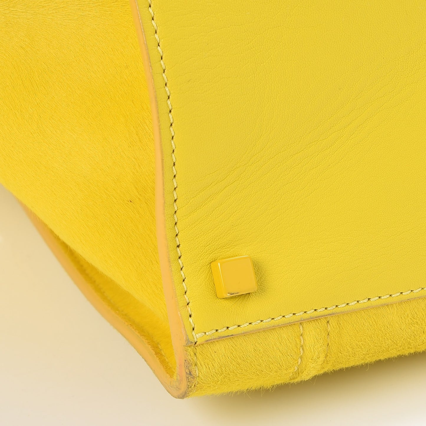 Pony Hair Medium Phantom Luggage Citron