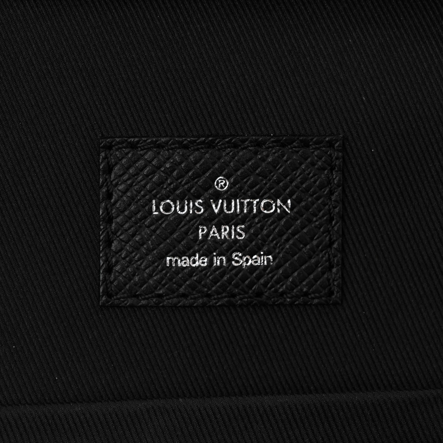 Louis Vuitton Taigarama Outdoor Slingbag Black 6 of 9
