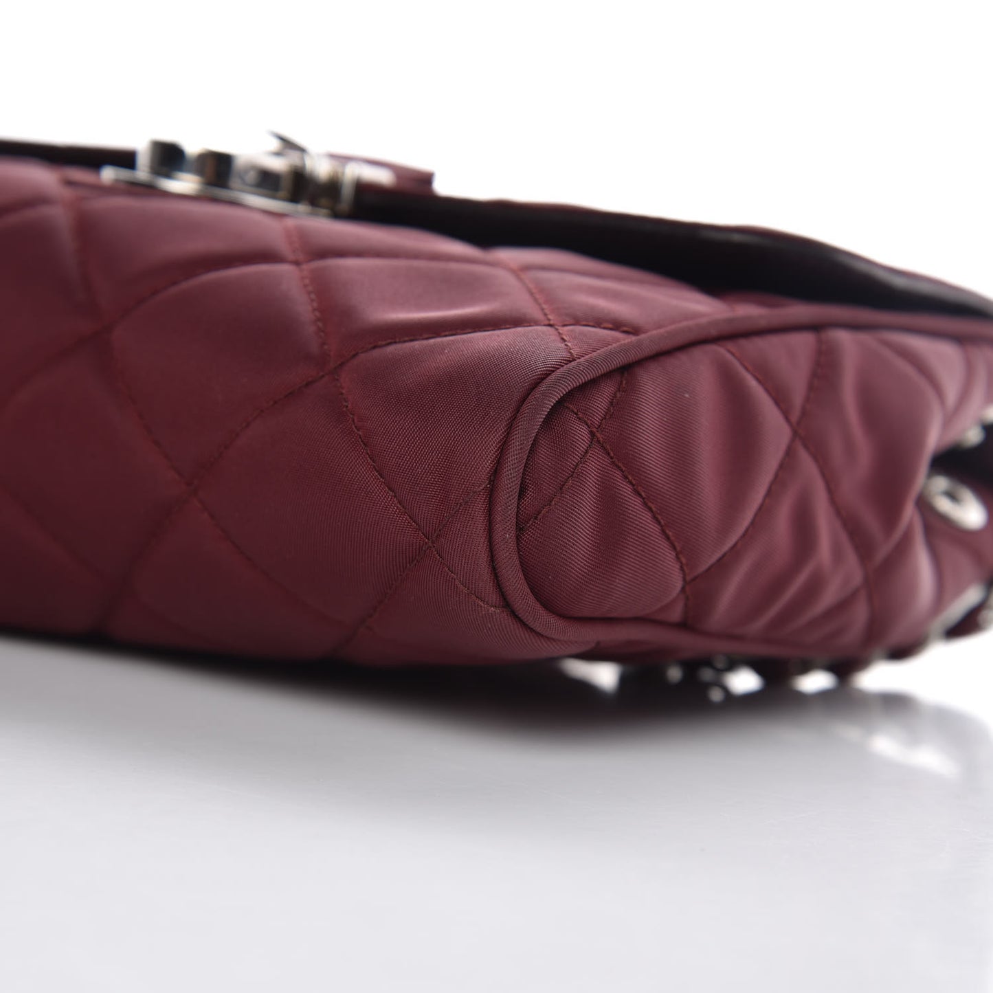 Nylon Tessuto Impuntu Quilted Flap Granato