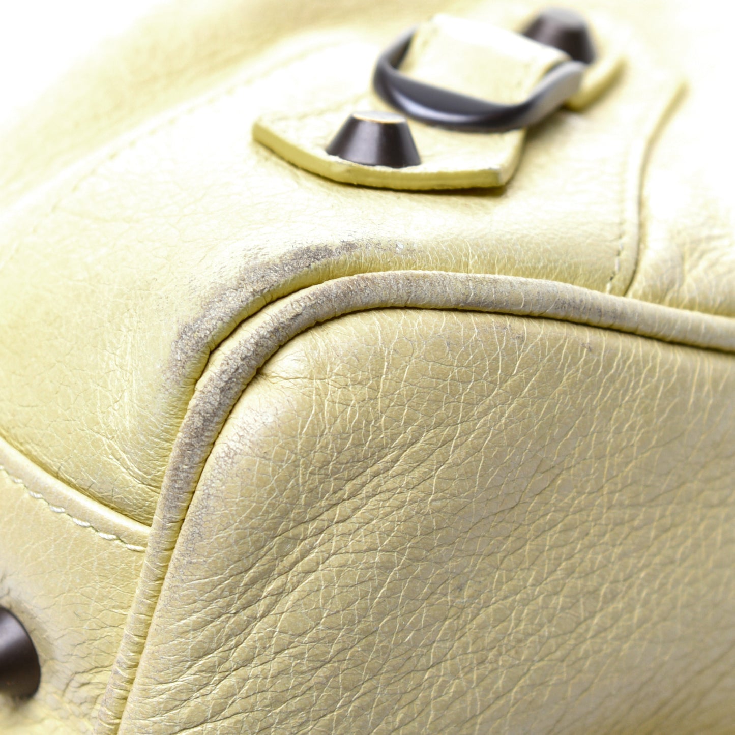 Agneau Classic Hardware Step Ivory