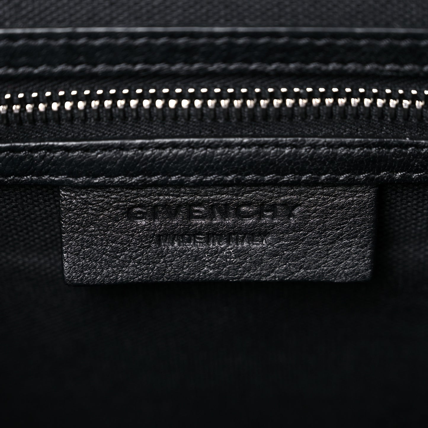 Sugar Goatskin Medium Antigona Black