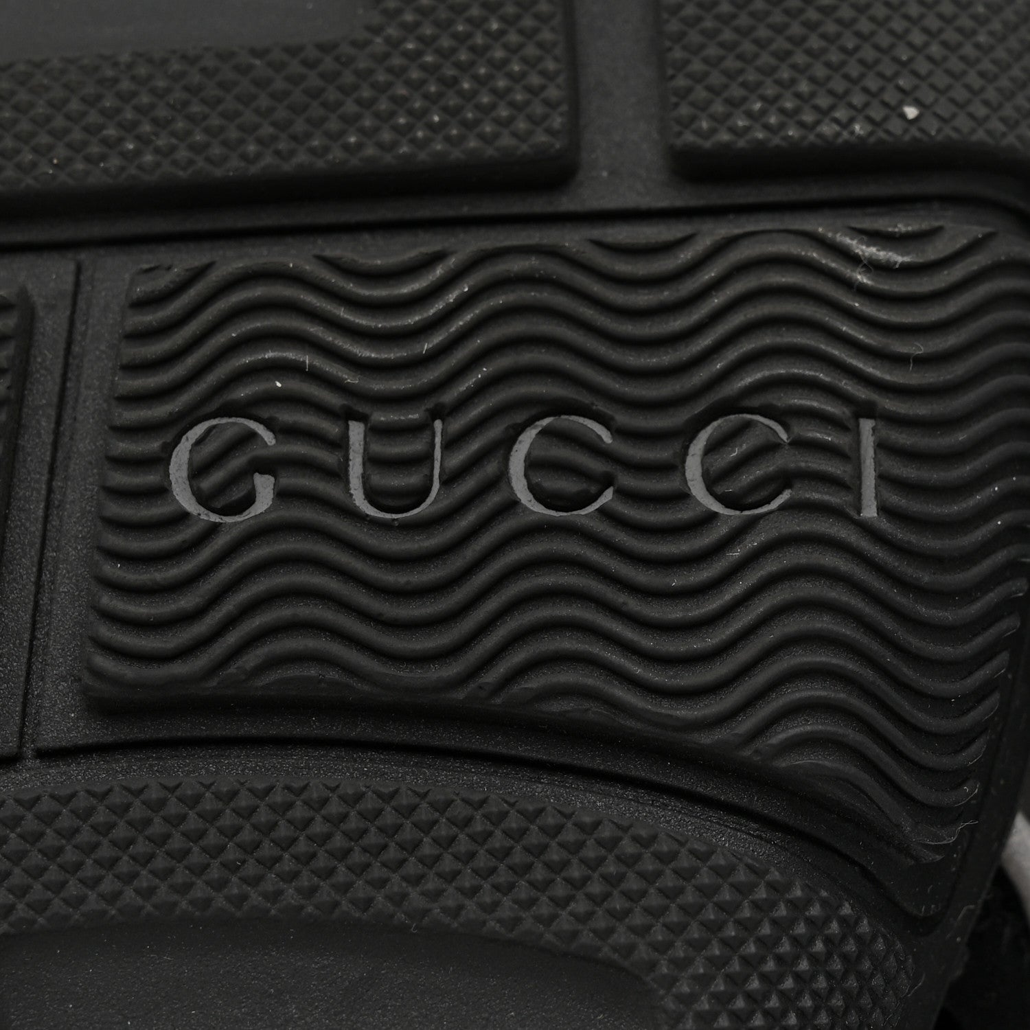 Gucci Mesh Fabric Tinsel Sport Sandals 38 Black Silver Green 9 of 9