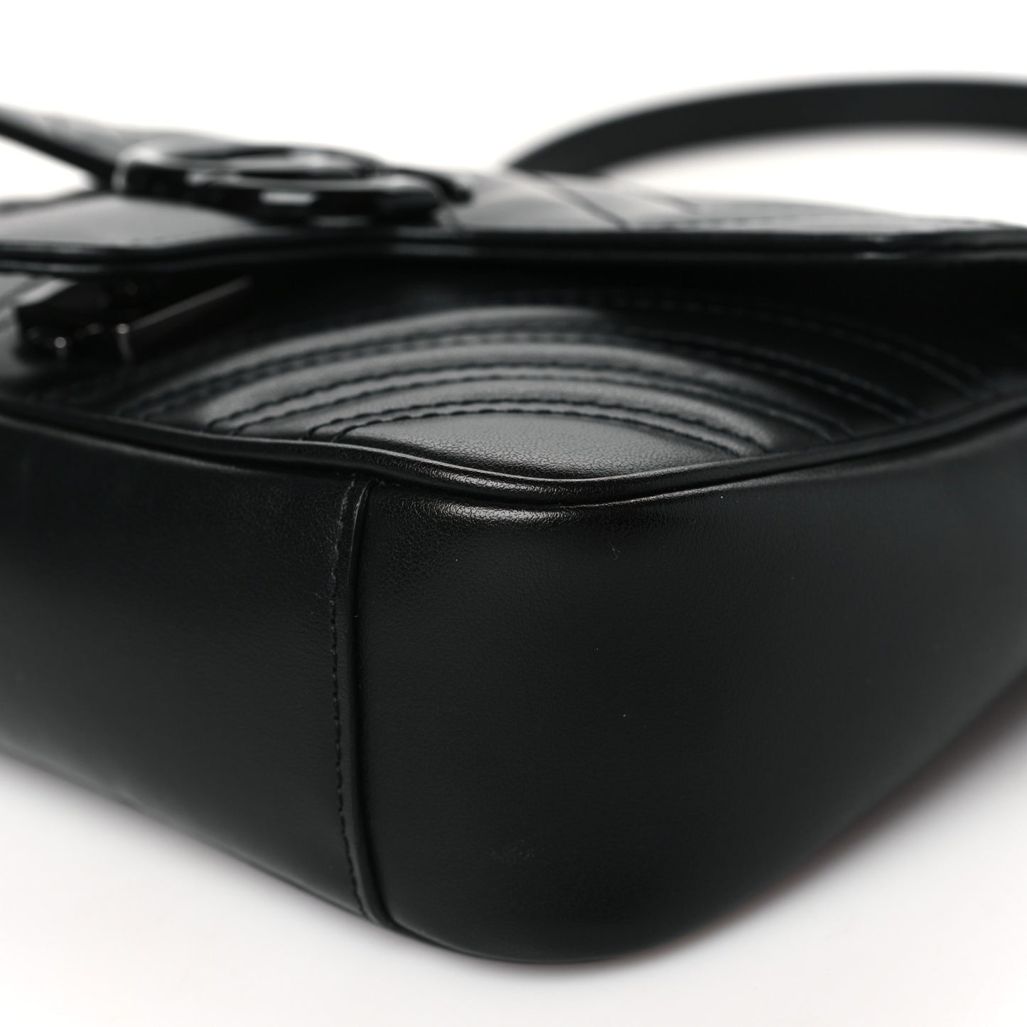 Calfskin Matelasse Monochrome Mini GG Marmont Shoulder Bag Black