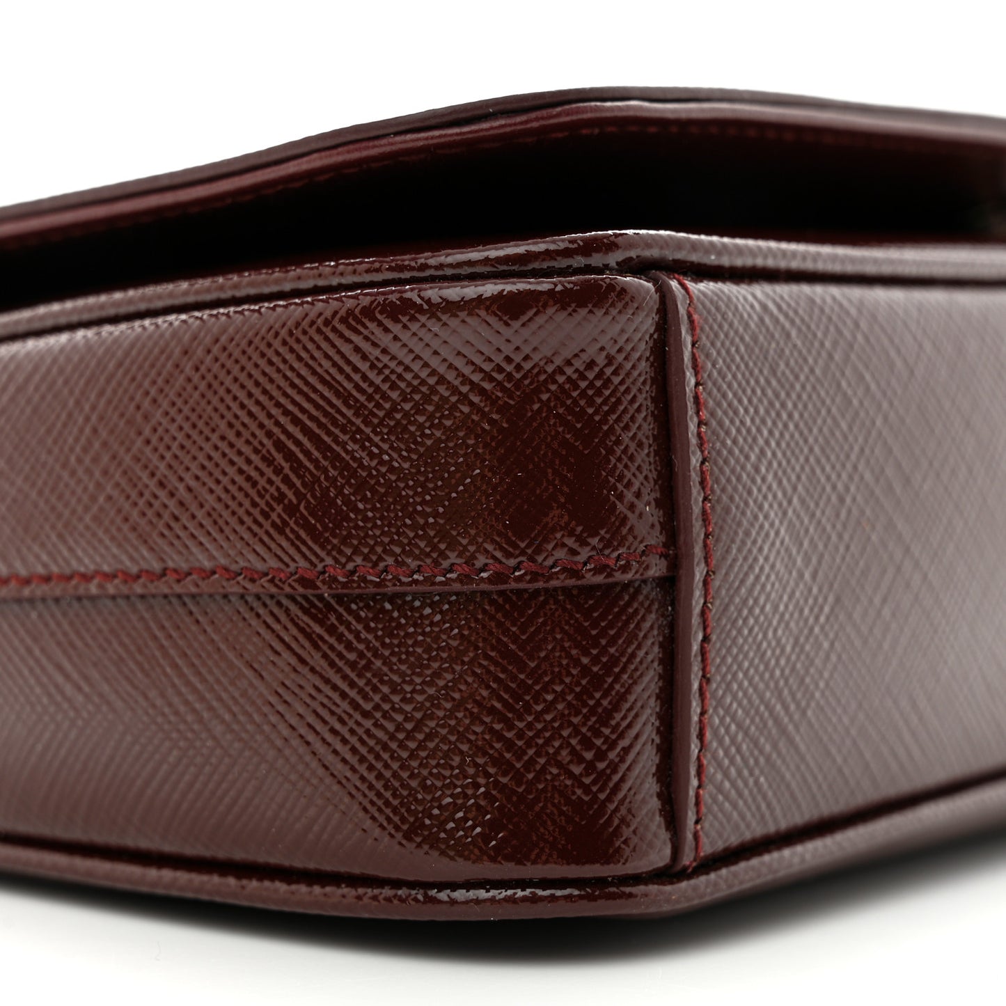 Saffiano Vernice Flap Chain Crossbody Granato