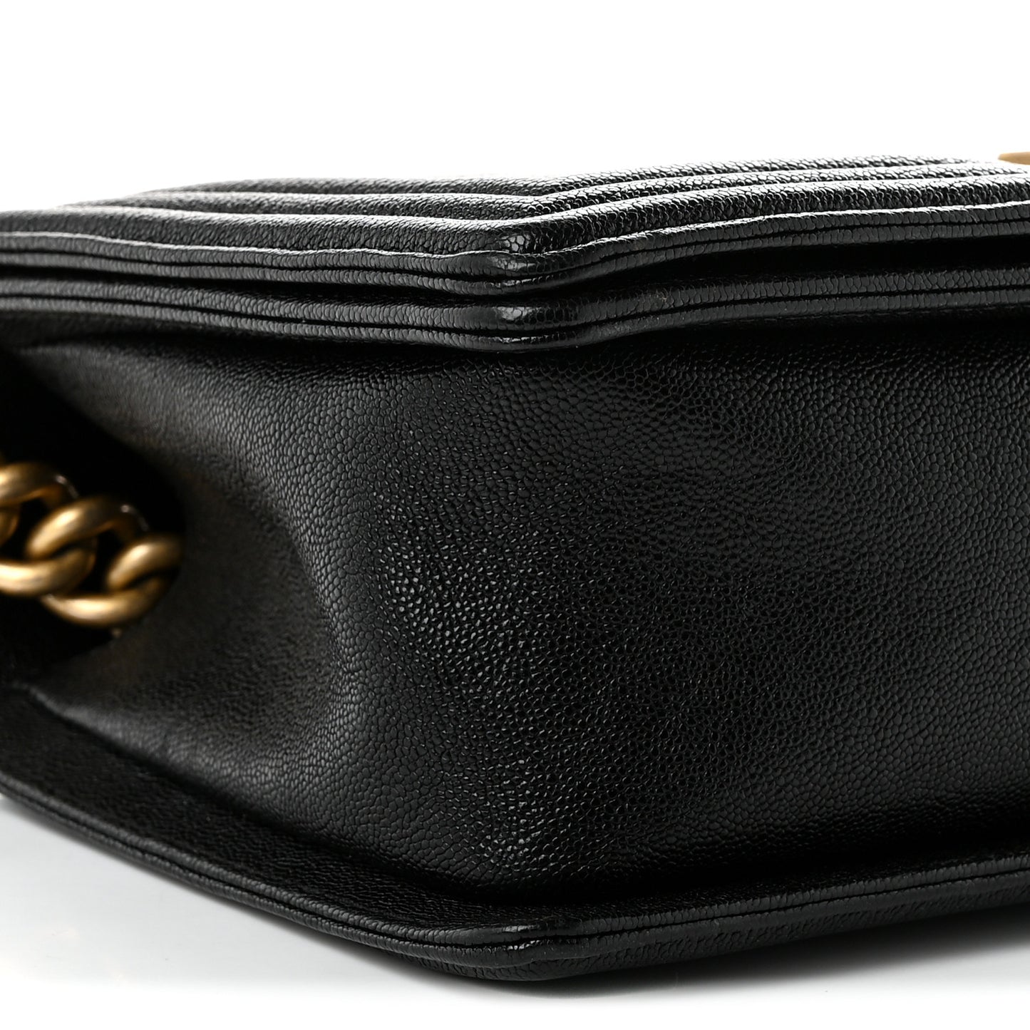 Caviar Chevron Quilted Medium Boy Flap Black