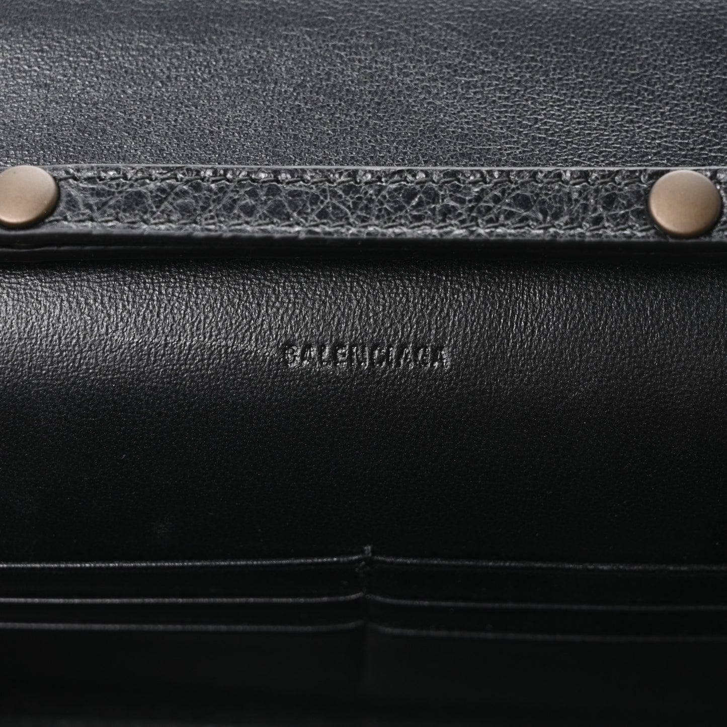 Agneau Giant 12 Brass Wallet On Chain Black