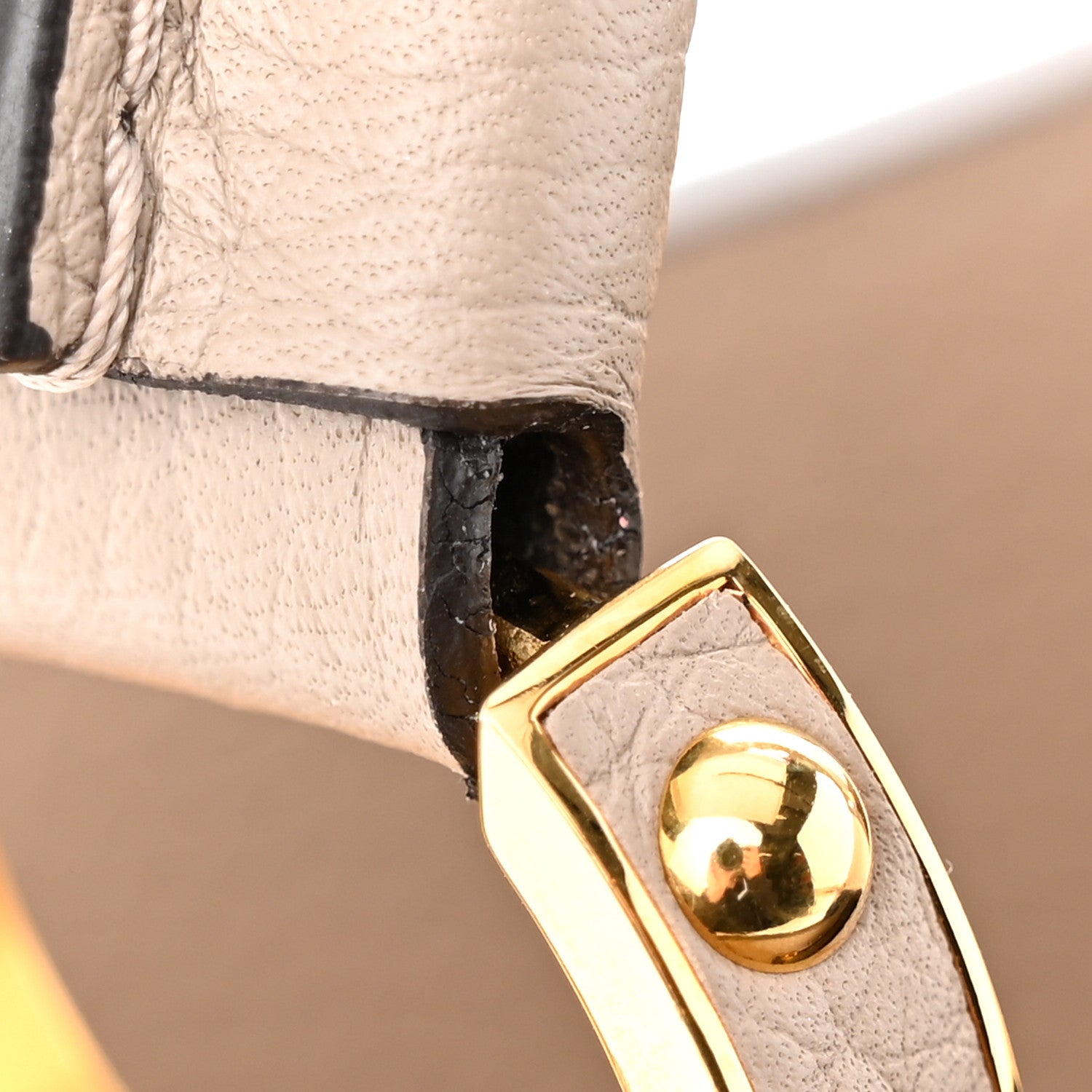 Louis Vuitton Taurillon Capucines PM Galet 10 of 10