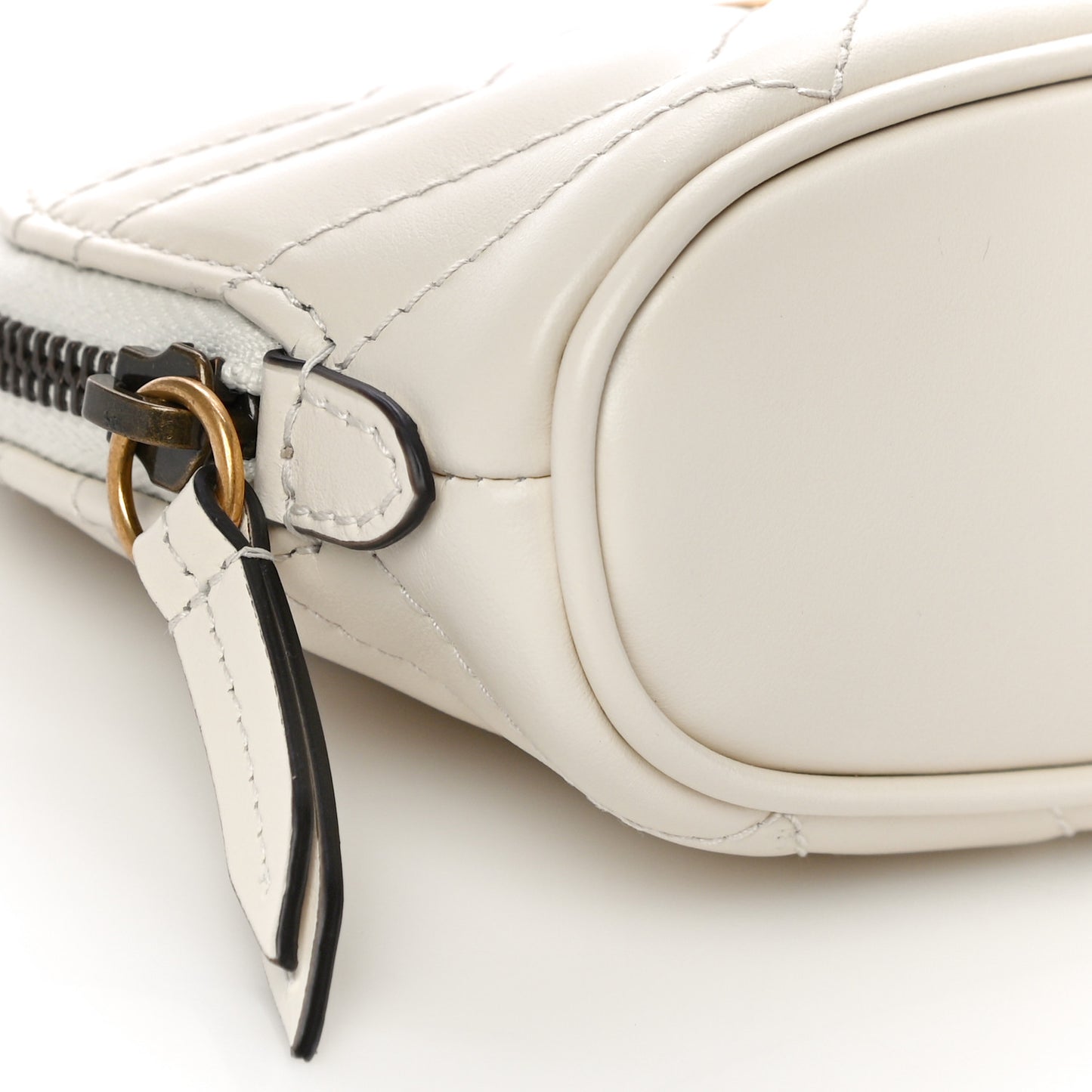 Calfskin Matelasse GG Marmont Pouch Cosmetic Case White