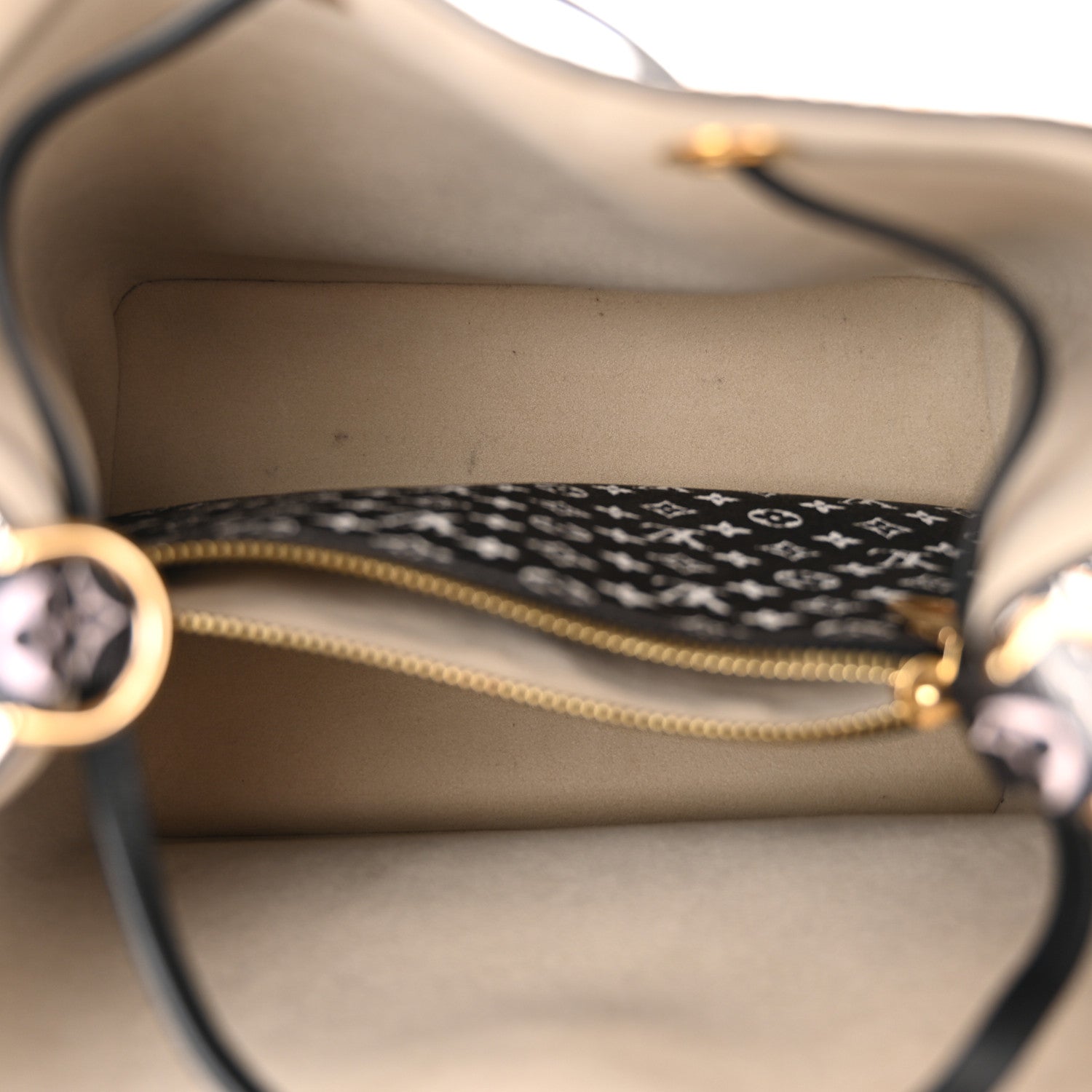 Louis Vuitton Monogram Giant Jungle NéoNoé Ivory 5 of 9