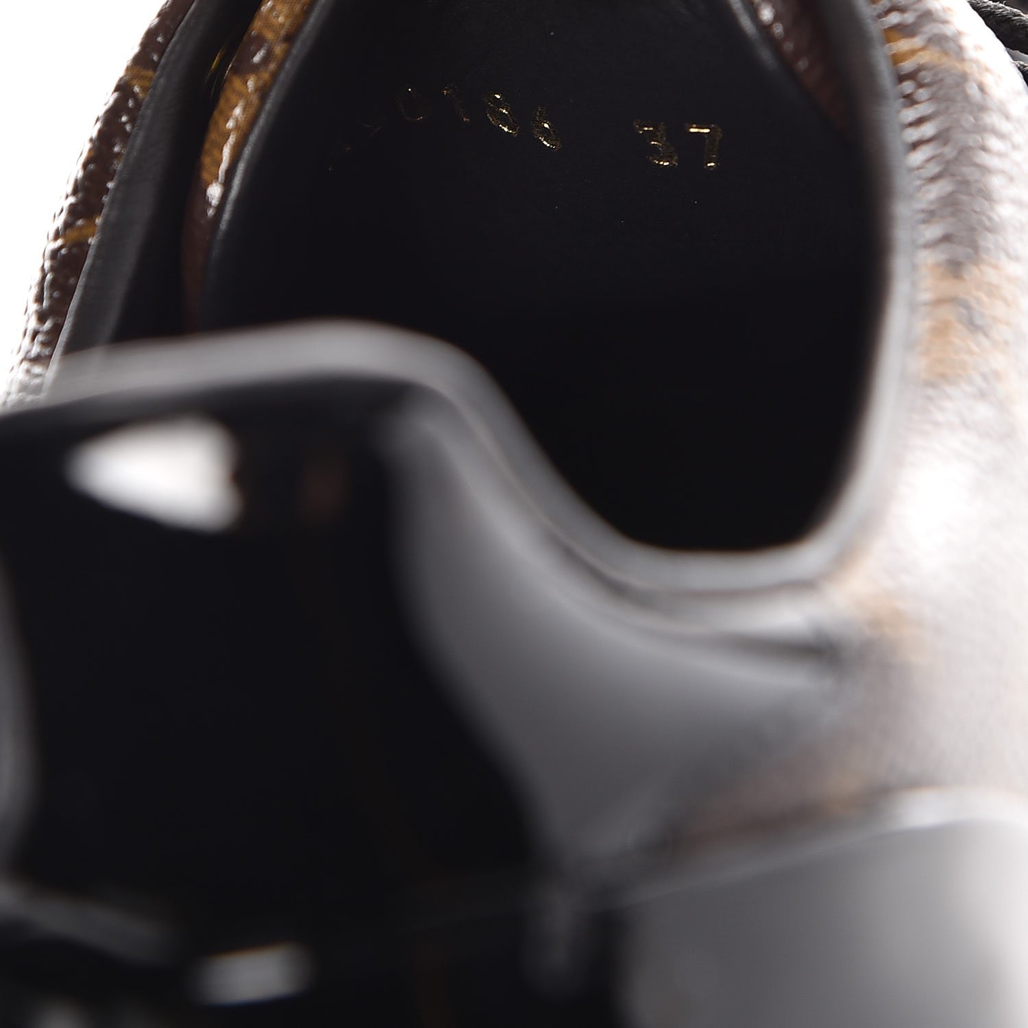 Louis Vuitton Patent Monogram Frontrow Sneakers 37 9 of 10