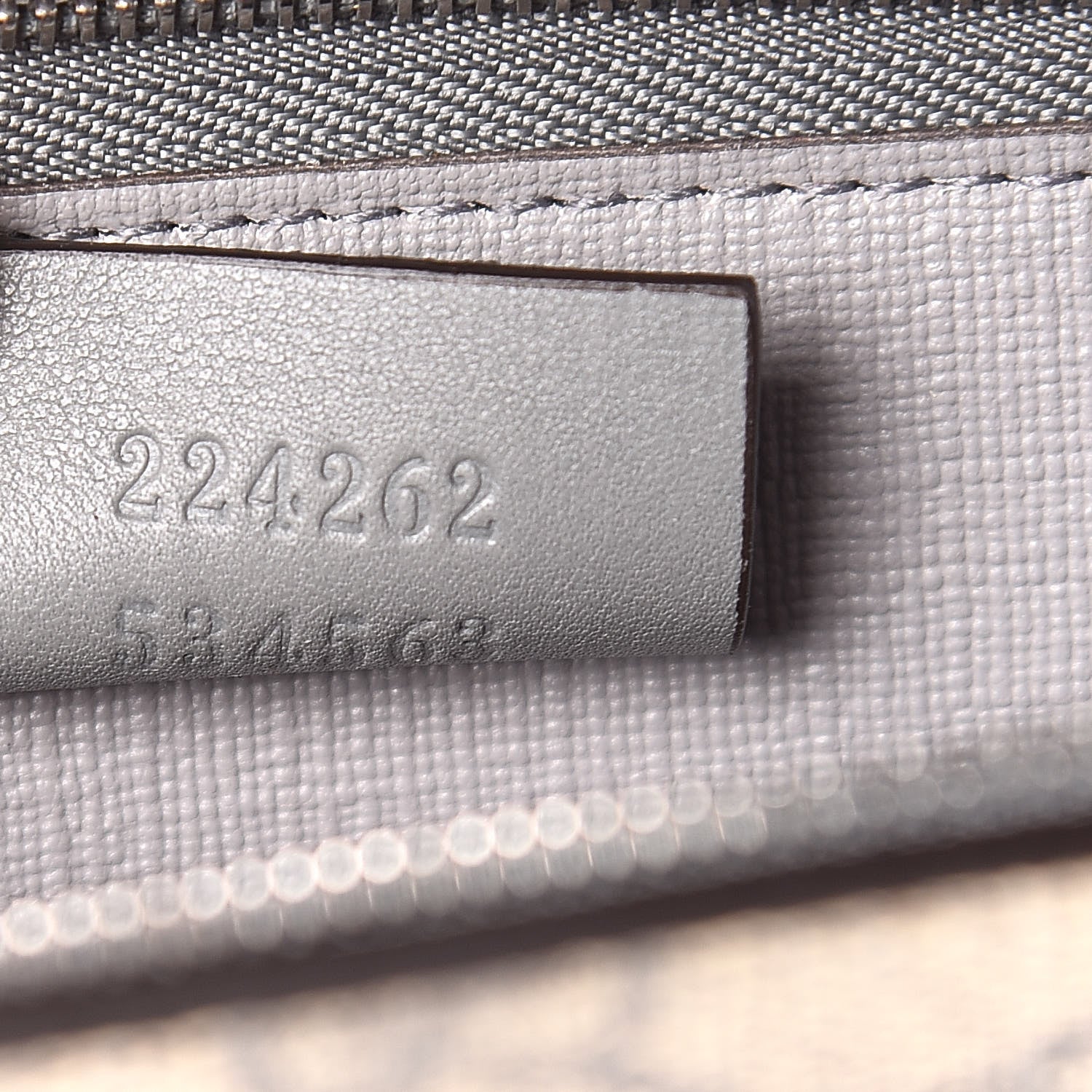 Gucci GG Supreme Monogram GG Pierce Chain Clutch Wallet Ecru Grigio 9 of 10