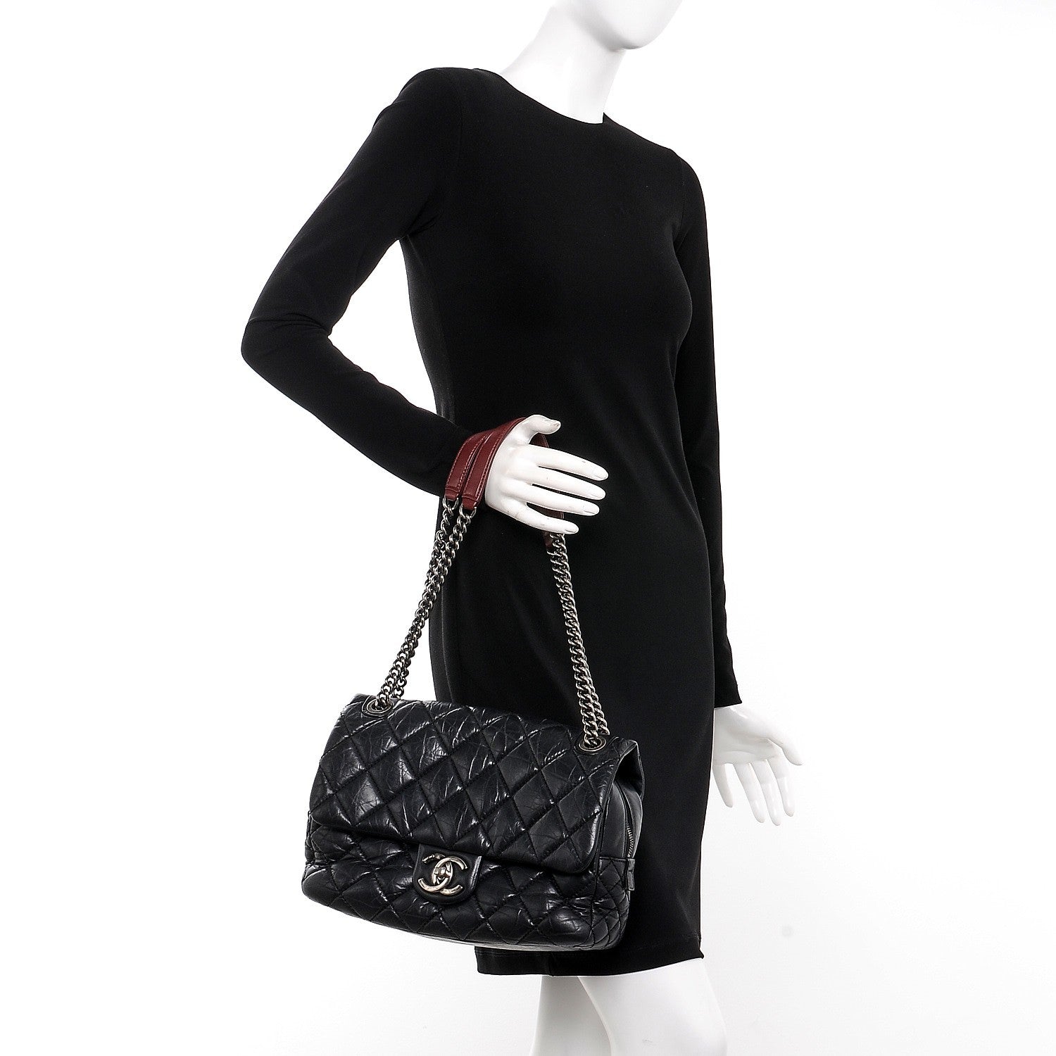 Chanel Aged Calfskin Jumbo New Portobello Flap Black 2 of 8