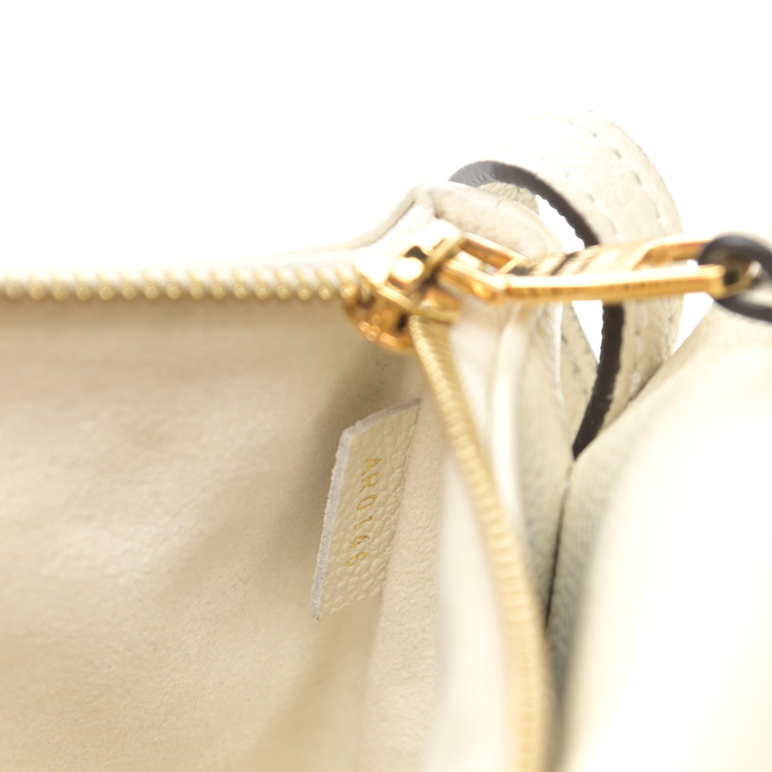 Louis Vuitton Empreinte Twice Creme 9 of 18