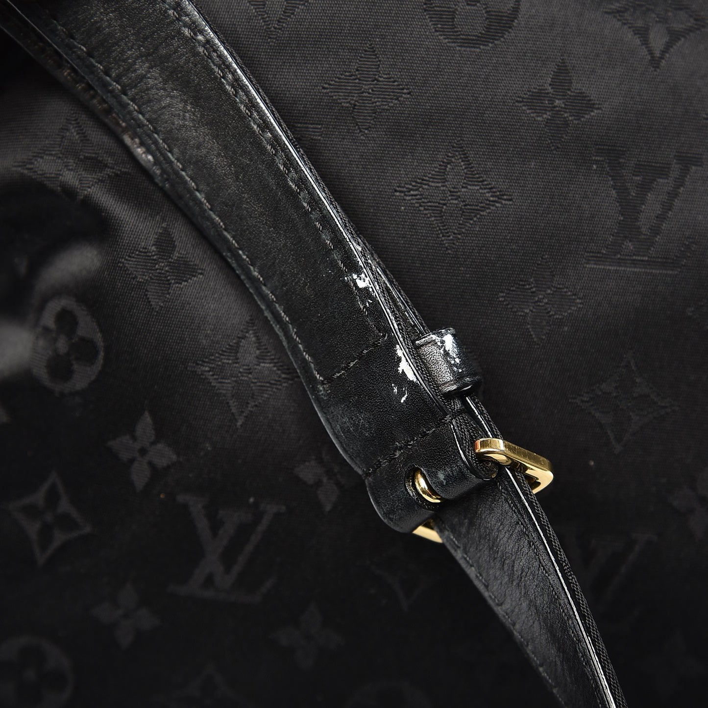 Monogram Desire Lockit Vertical GM Black