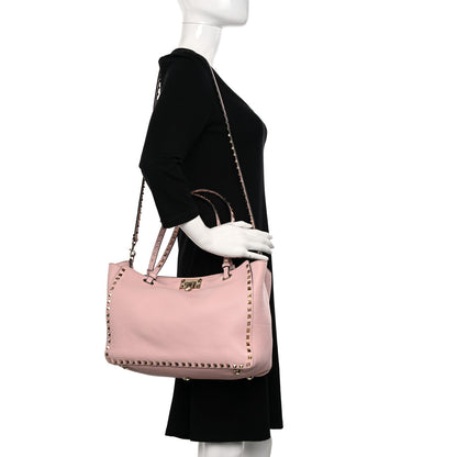 Valentino Garavani Pebbled Calfskin Medium Rockstud Tote Water Rose 2 of 10