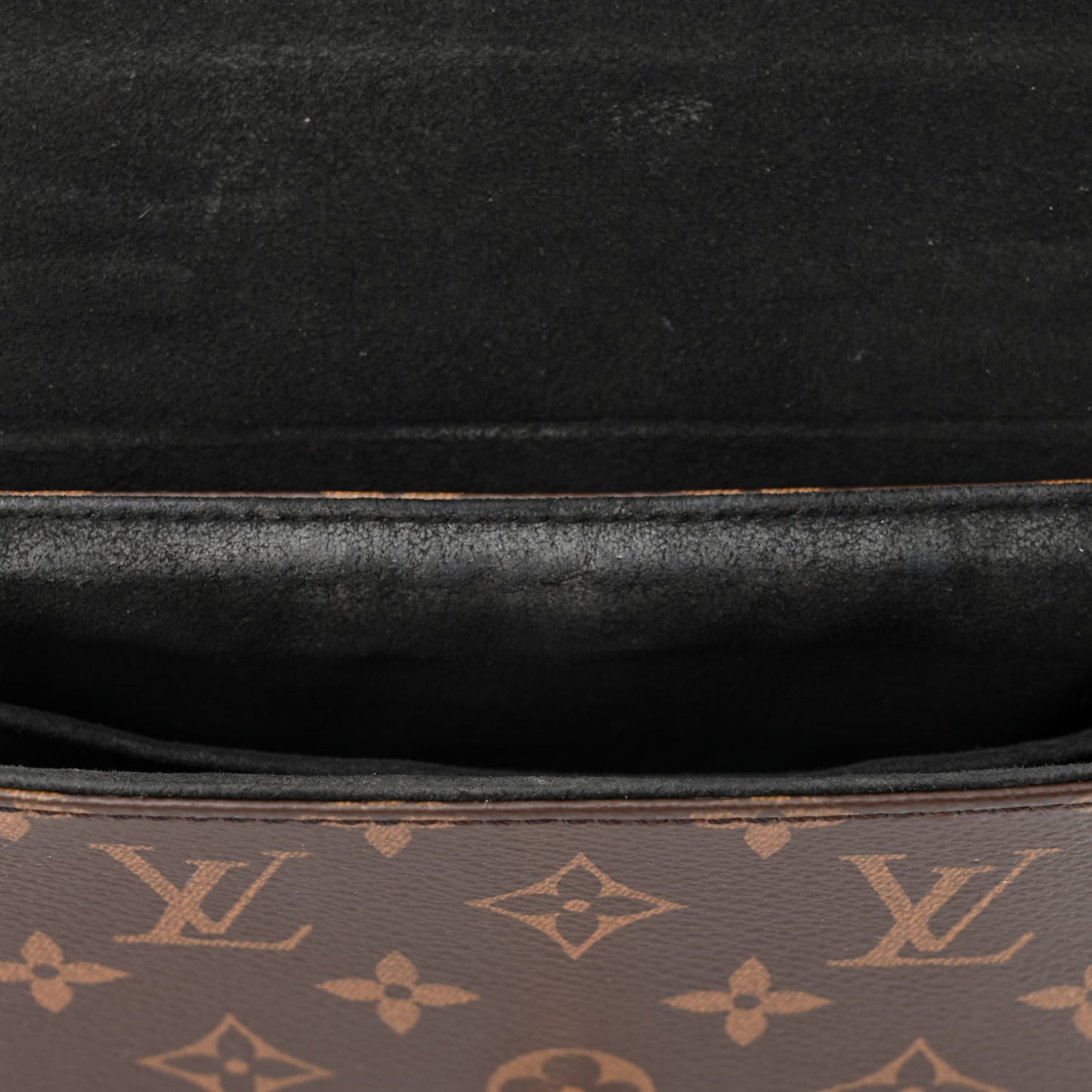 Monogram Locky BB Black