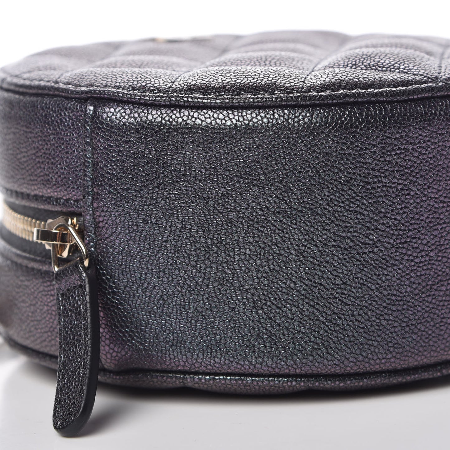 Iridescent Caviar Quilted Round Clutch With Chain Black
