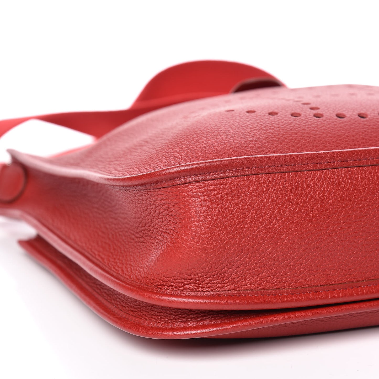 Taurillon Clemence Evelyne II PM Rouge Casaque