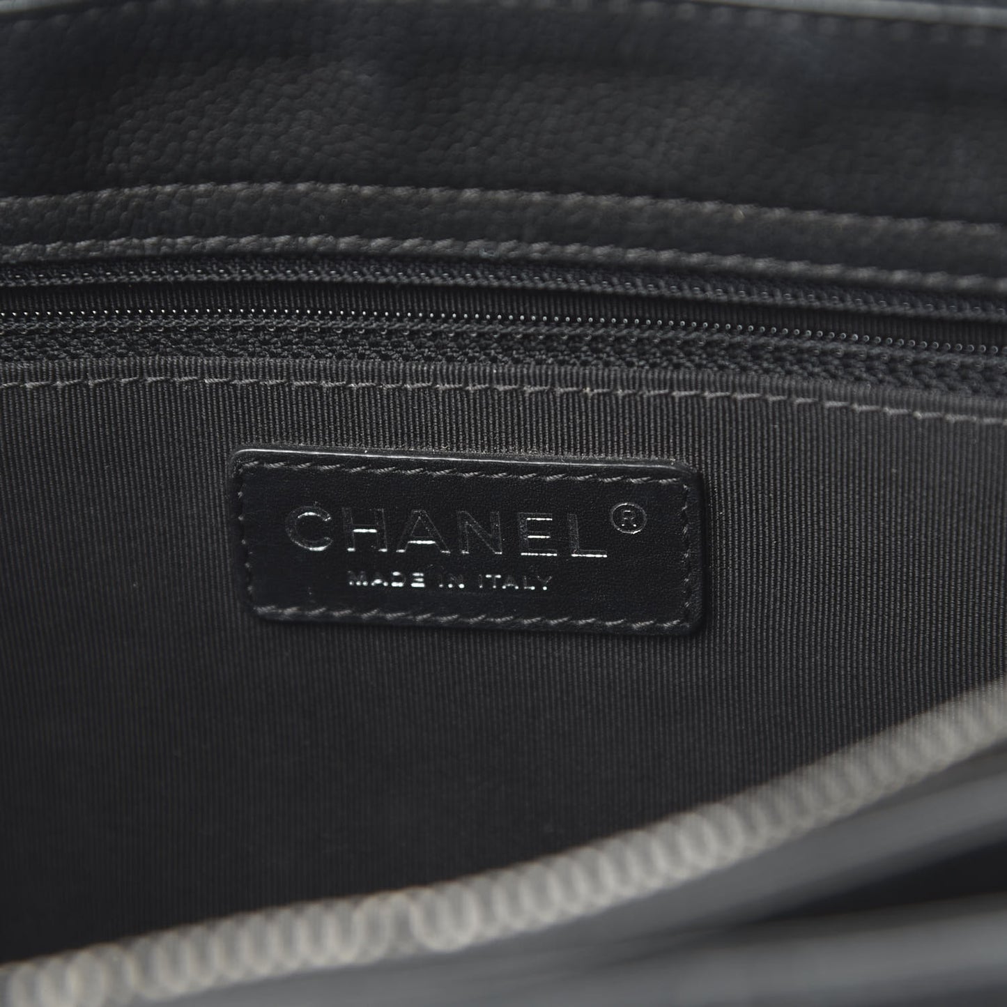 Caviar Quilted Medium Rock In Rome Tote Black