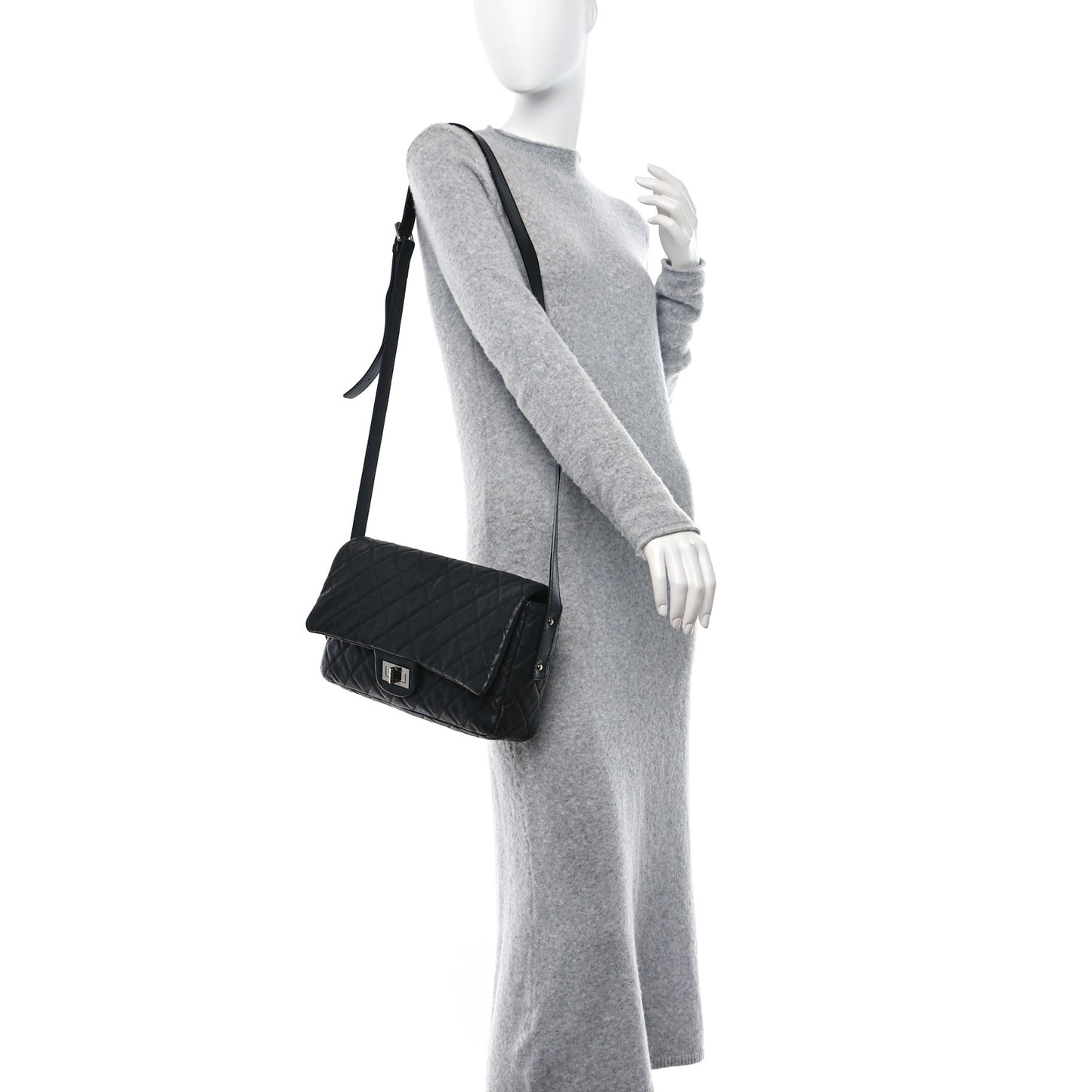 Calfskin Quilted Jumbo Easy Reissue Messenger Flap Black