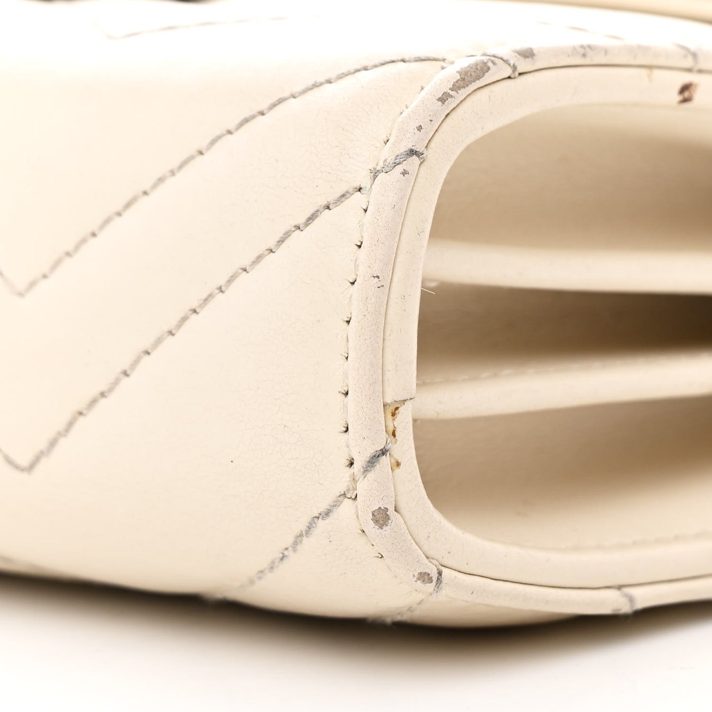 Calfskin Matelasse GG Marmont Chain Wallet Mystic White
