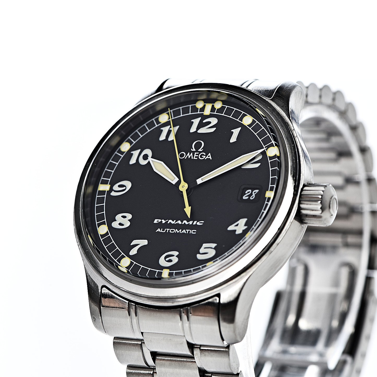 Stainless Steel 36mm Geneva Dynamic Automatic Watch Black 5200.50.00