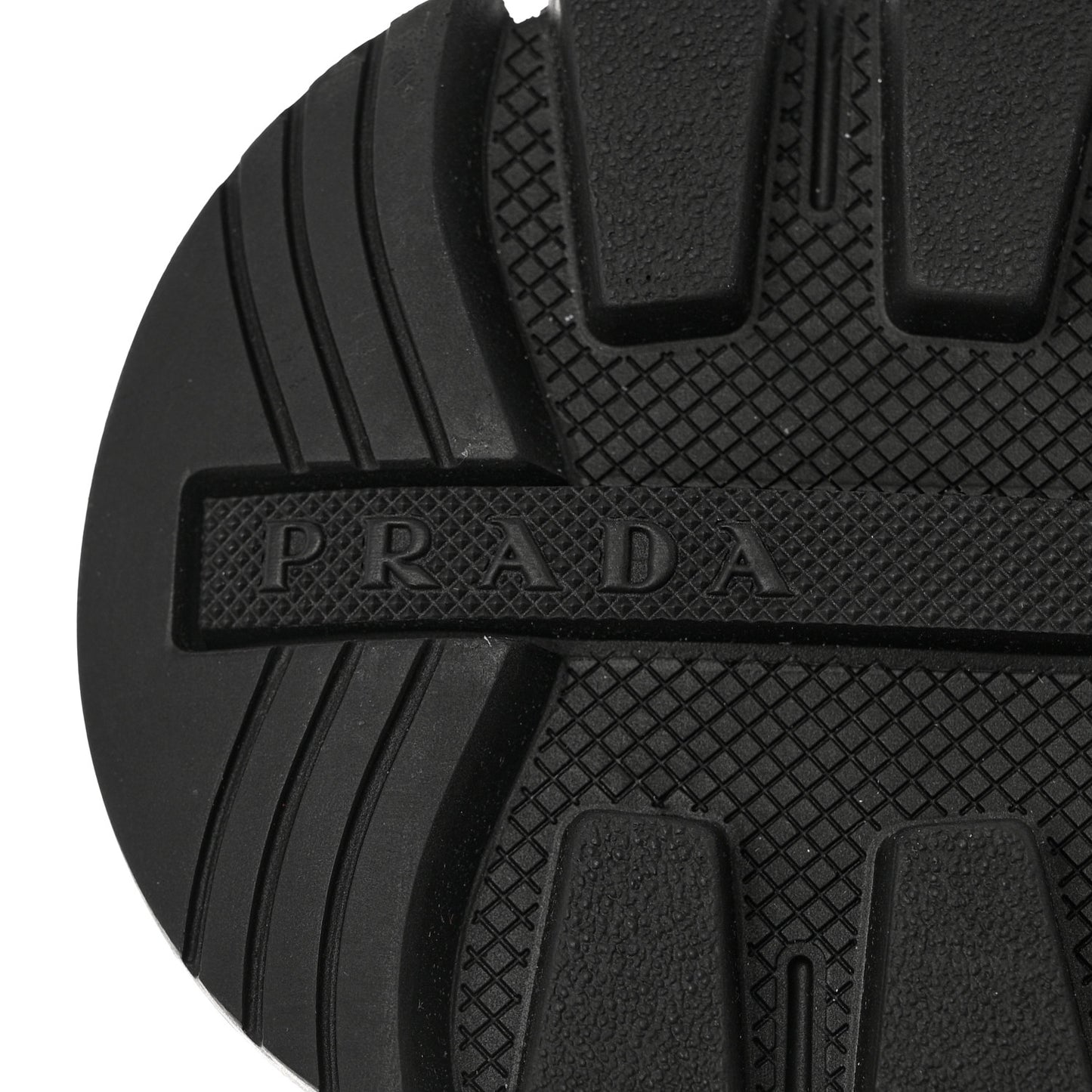 Re-Nylon Piuma Metal Triangle Logo Quilted 45mm Sneakers 41 Black
