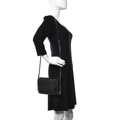 Louis Vuitton Epi Clery Black 3 of 13