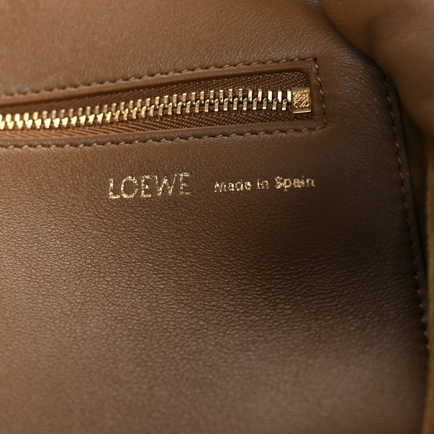 Loewe Mellow Nappa Small Squeeze Bag Oak 6 of 9