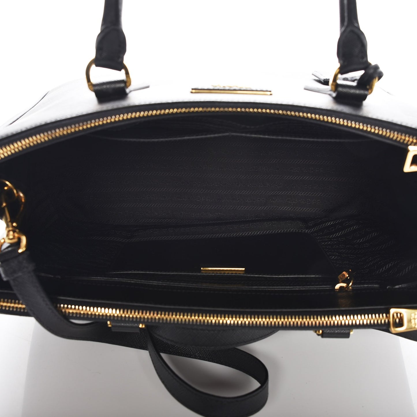 Saffiano Medium Galleria Double Zip Tote Black
