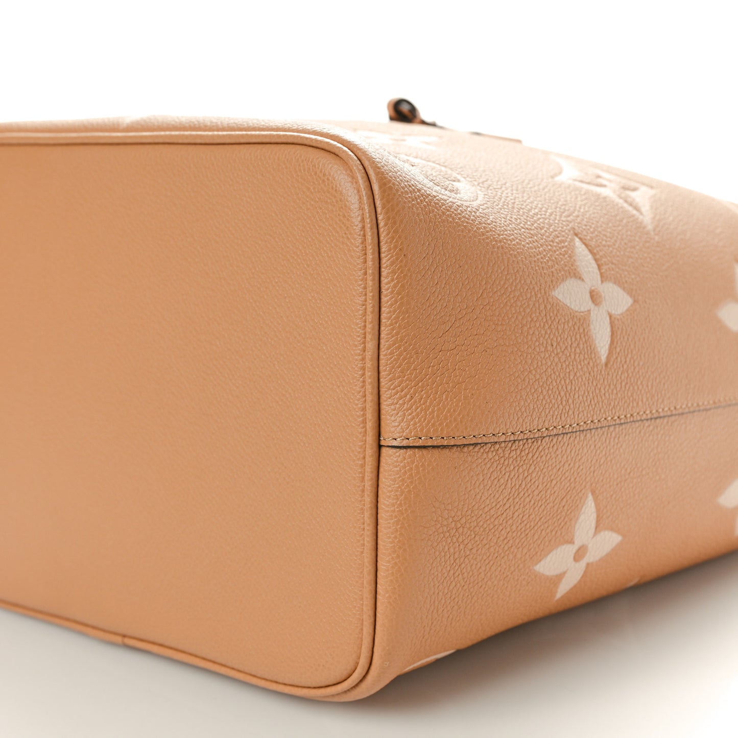 Empreinte Monogram Giant Neonoe MM Arizona Beige
