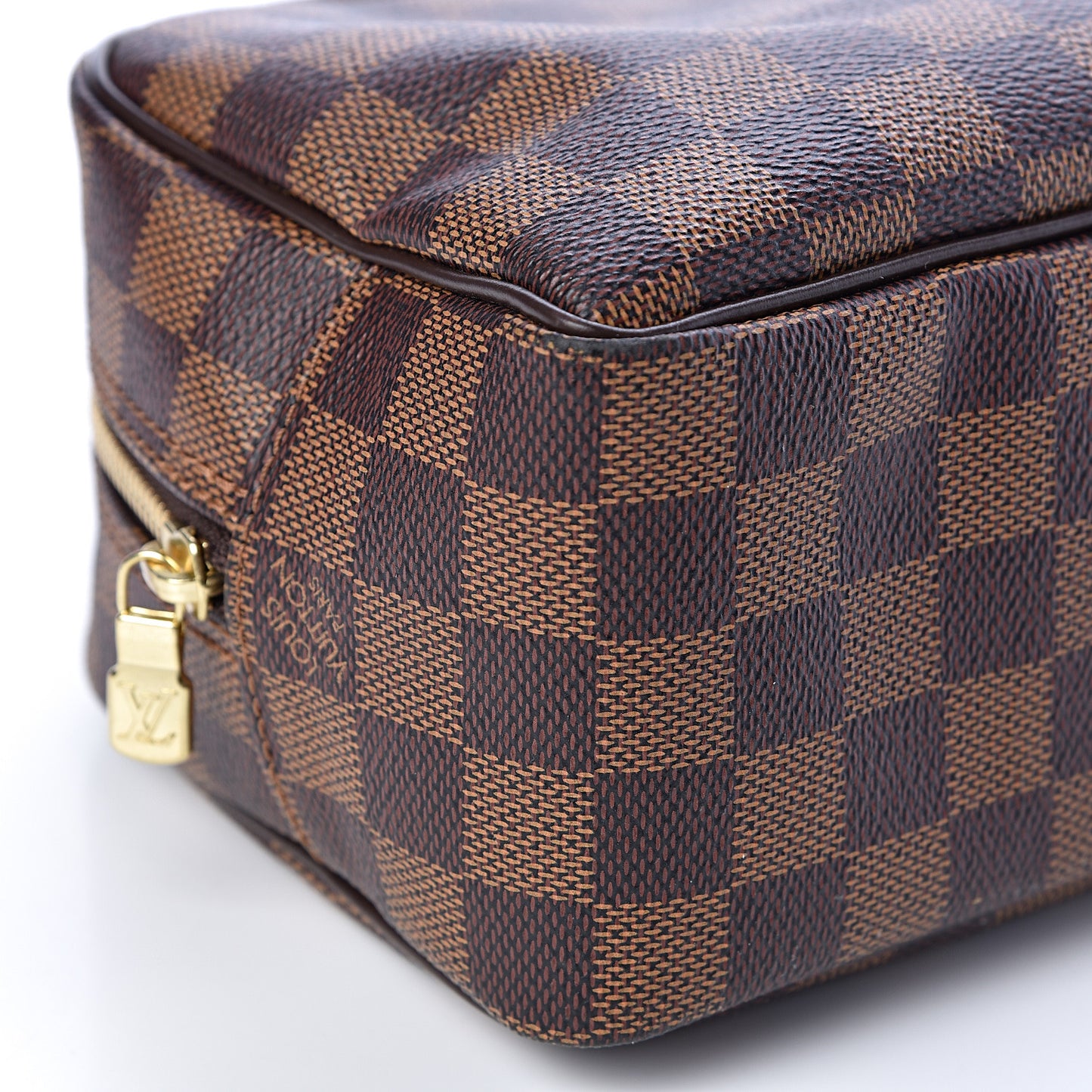 Damier Ebene Toiletry Bag 25