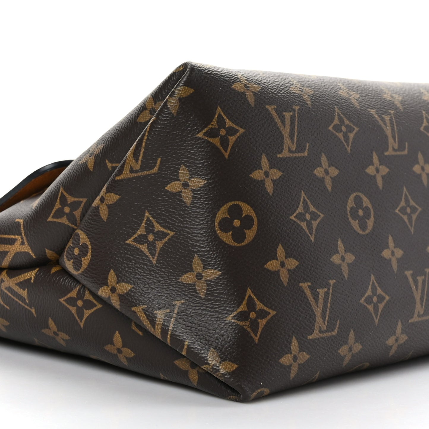 Monogram Beaubourg MM Safran Imperial