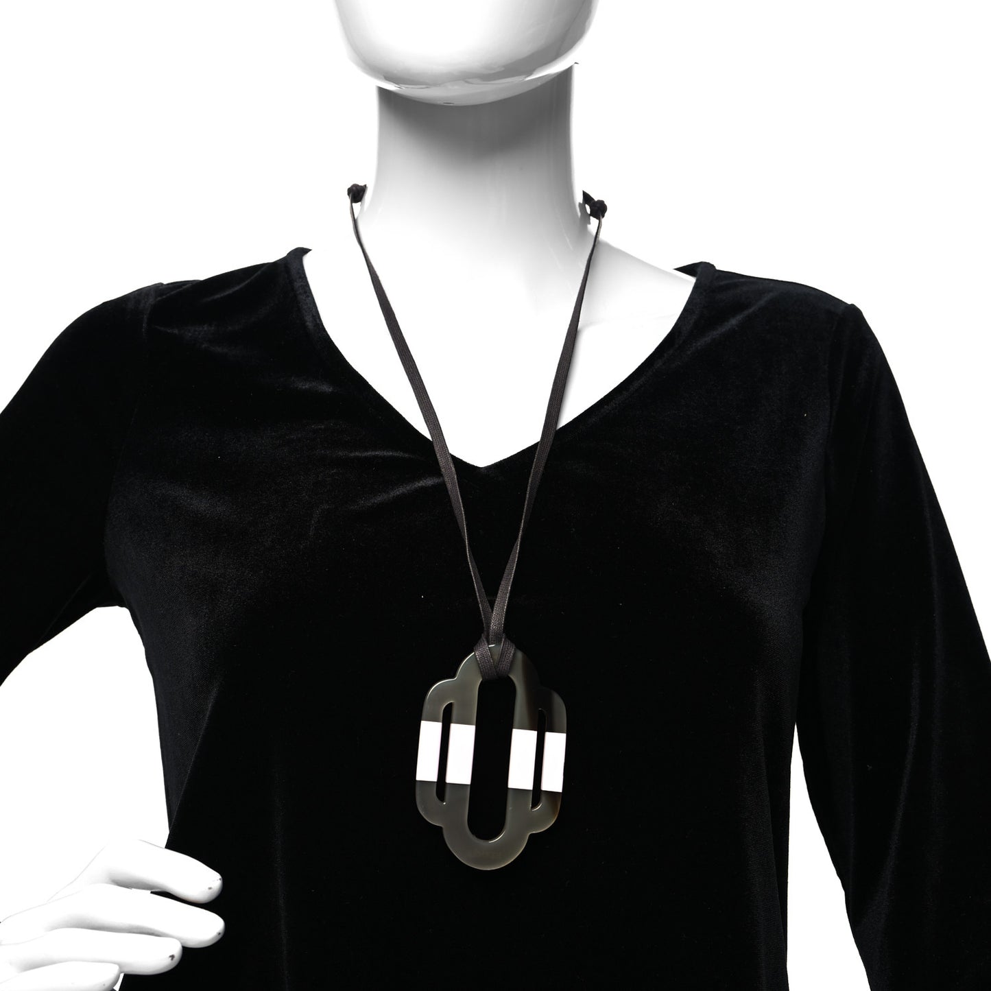 Buffalo Horn Lacquer Attelage Pendant Necklace