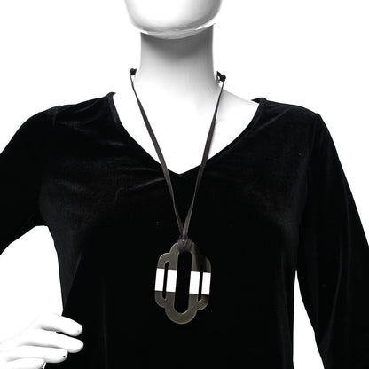 Hermes Buffalo Horn Lacquer Attelage Pendant Necklace 2 of 5