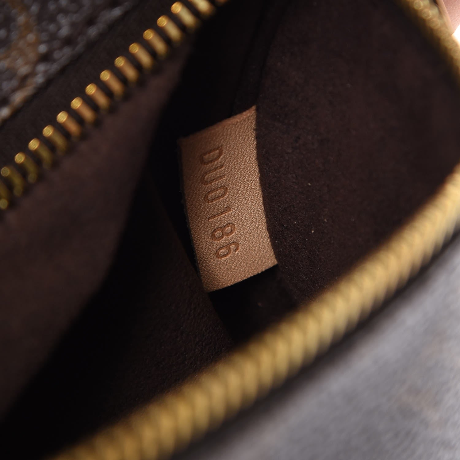 Louis Vuitton Monogram Pochette Metis 8 of 8
