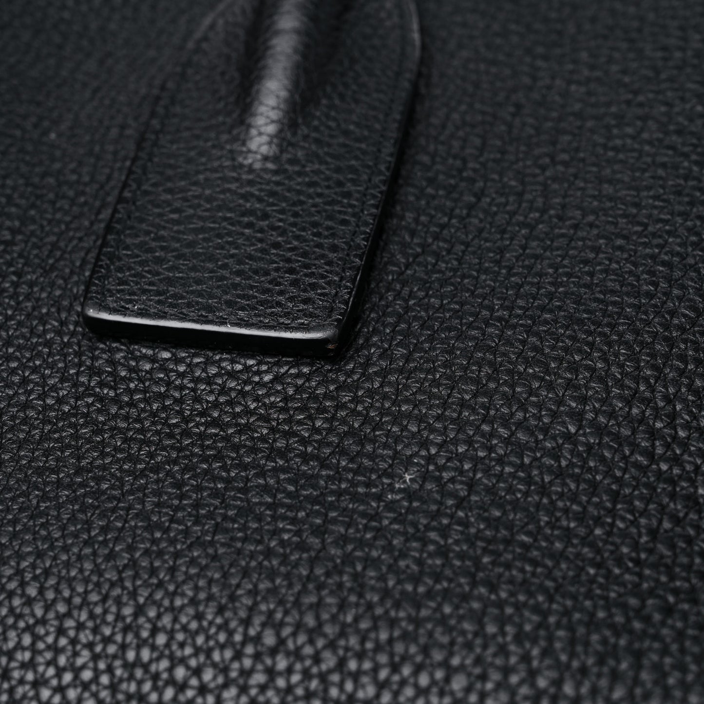 Grained Calfskin Large Thin Sac De Jour Black