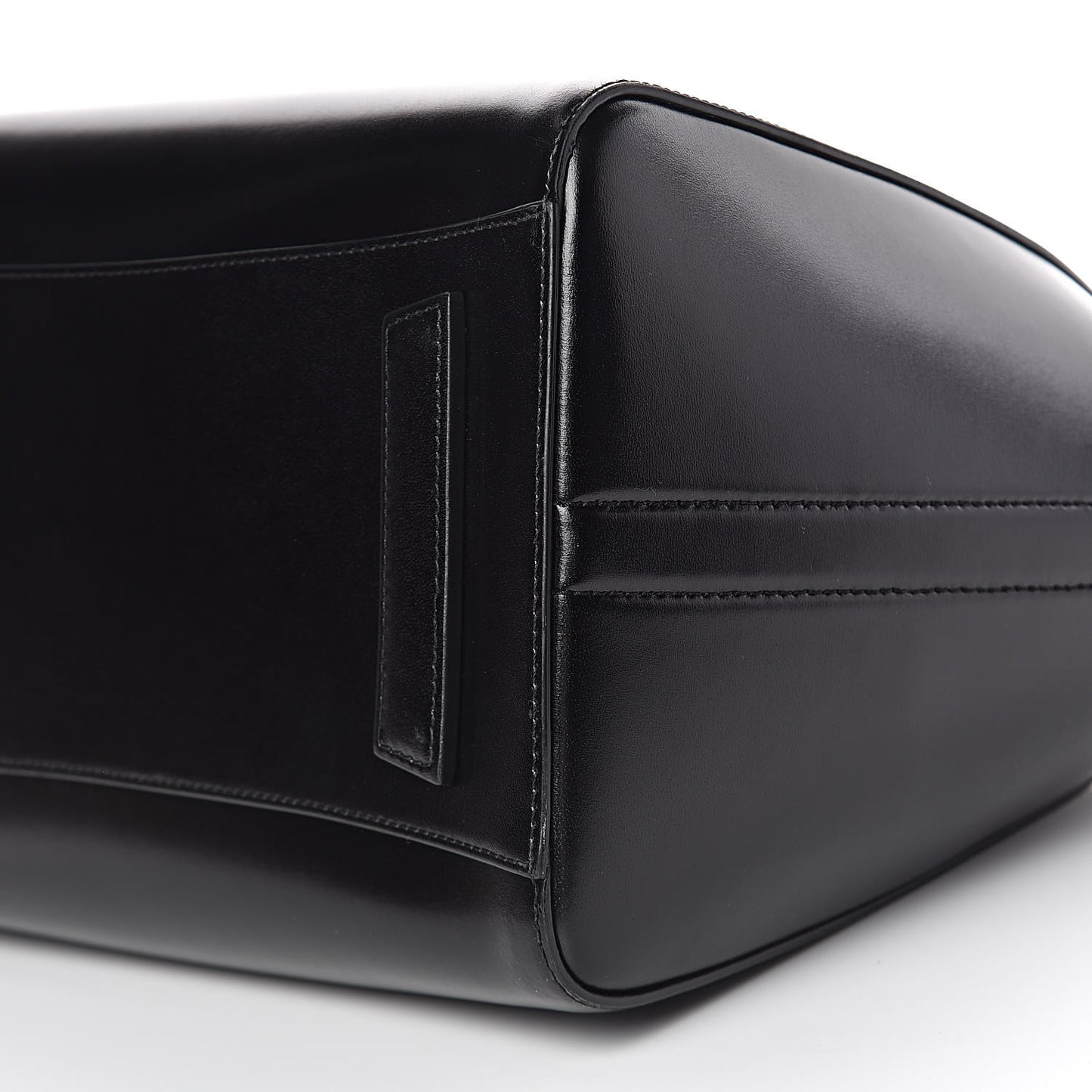 Shiny Lord Calfskin Medium Antigona Black
