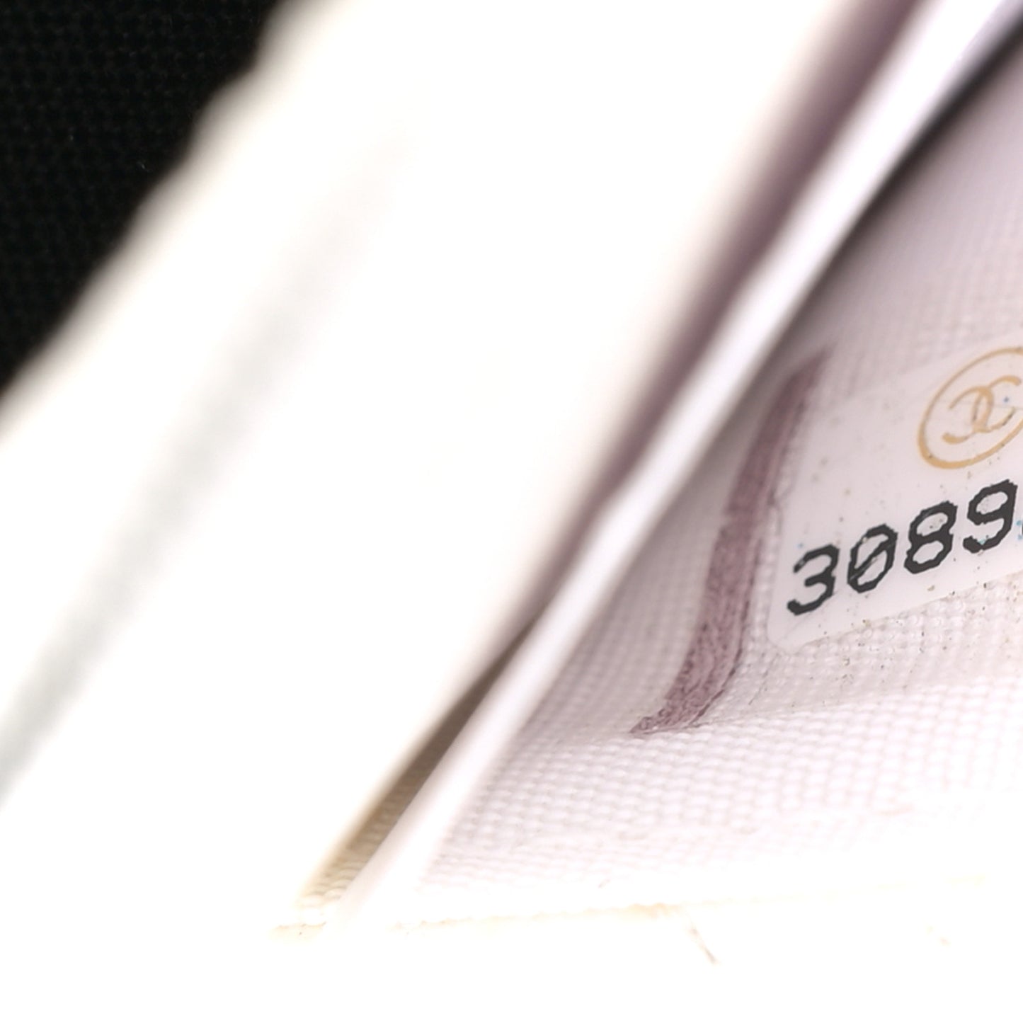 Caviar Quilted My Everything Wallet On Chain WOC White