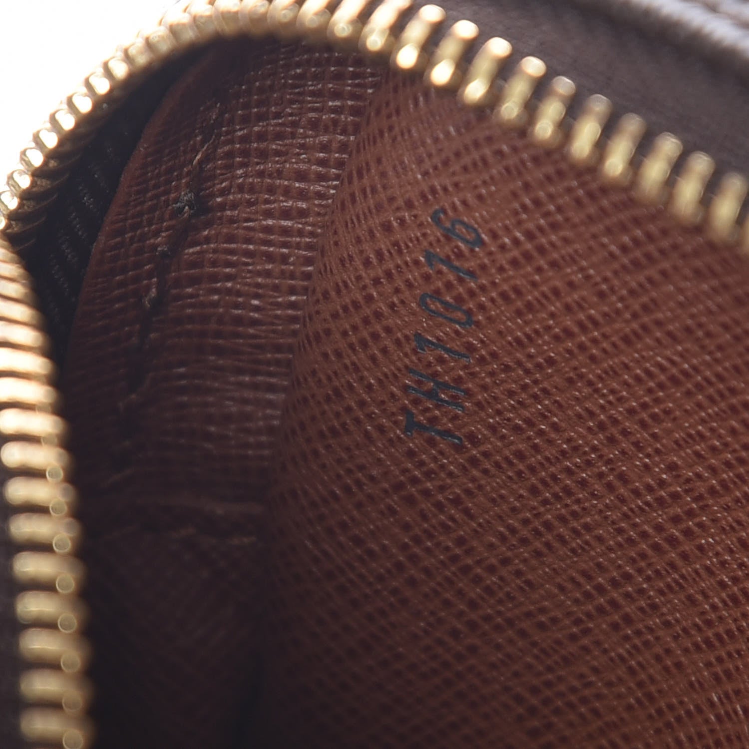 Louis Vuitton Monogram Danube 21 9 of 9