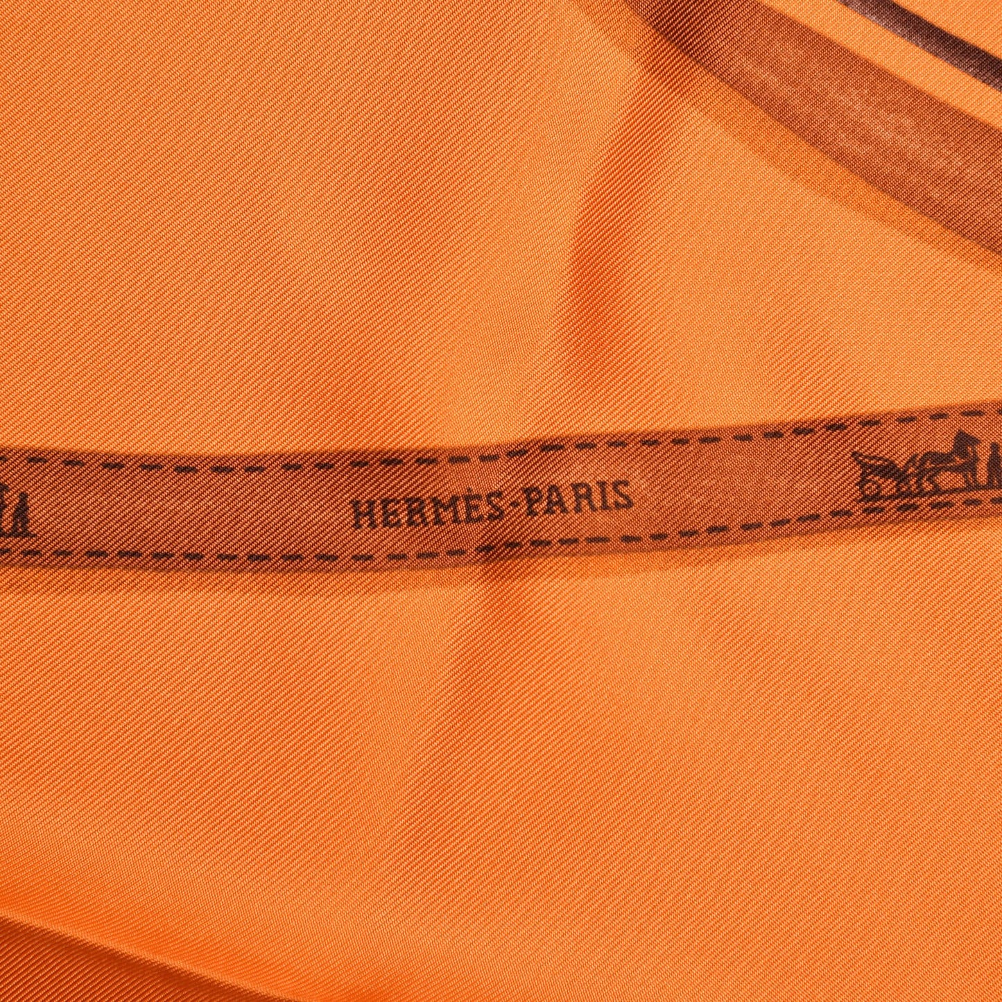 Silk Attrape Tes Reves Scarf 90 Orange Vif Cognac Taupe