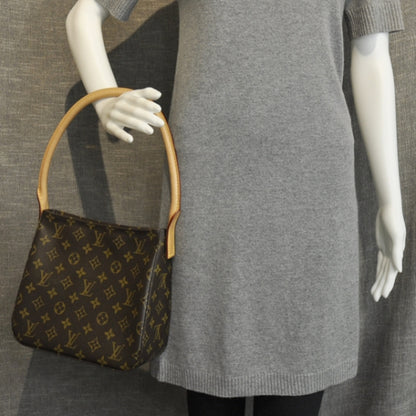 Louis Vuitton Monogram Looping MM 2 of 10