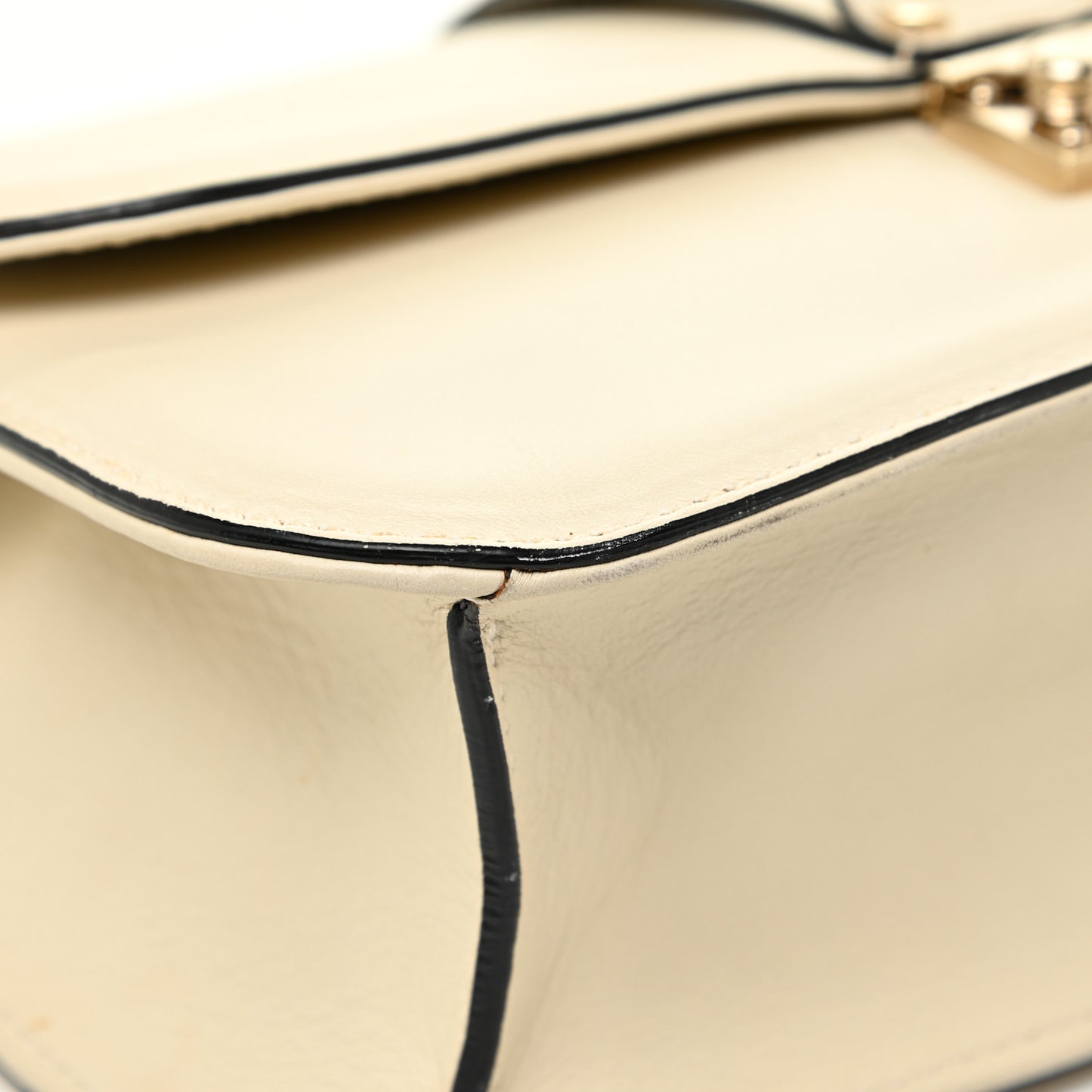 Vitello Medium Glam Lock Rockstud Flap Light Ivory