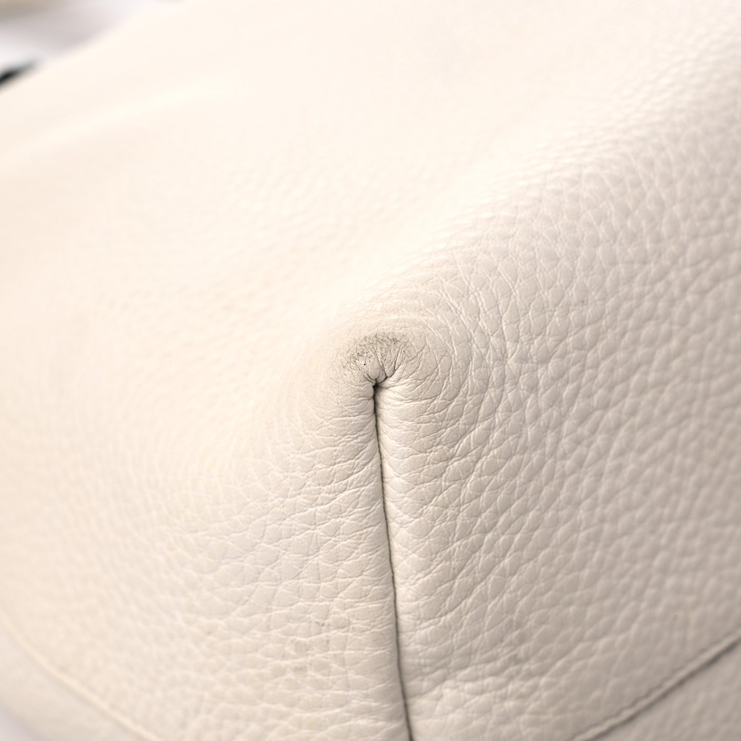 Vitello Daino Shoulder Bag White